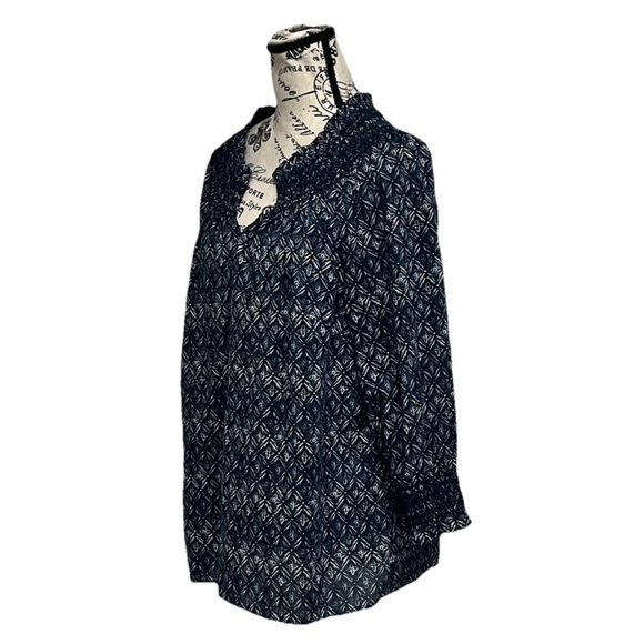 Talbots Top Womens L Blue Geometric Print Smocked Neck Cotton Boho Boho  Peasent - Picture 2 of 8